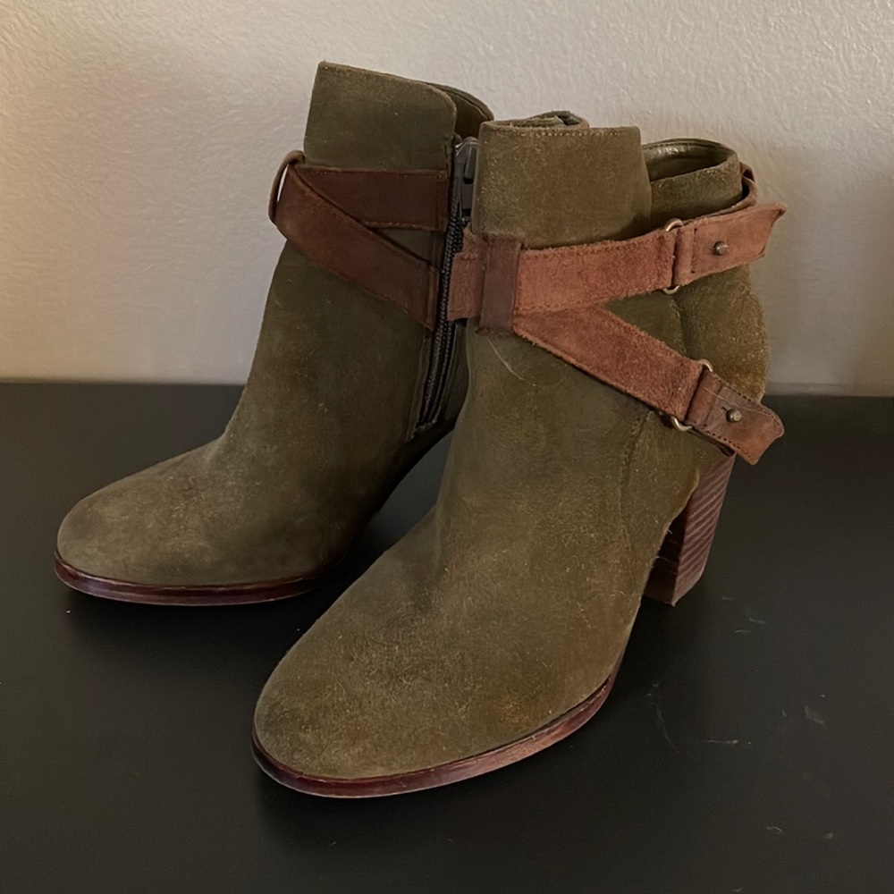 Suede, heeled bootie